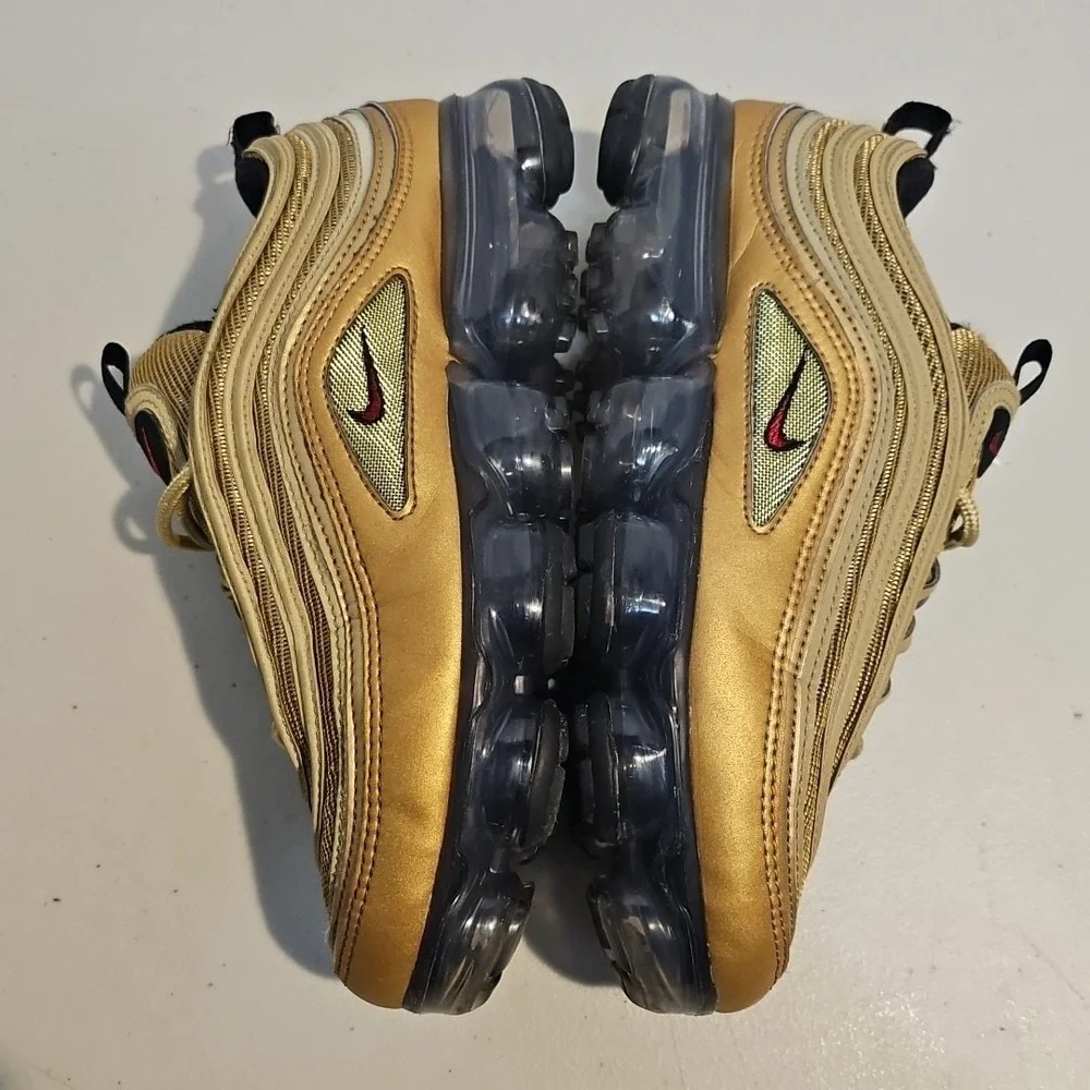 Nike Air Vapormax 97 GS Boys Size 6Y Gold Athletic Shoes Sneakers AQ2657-700